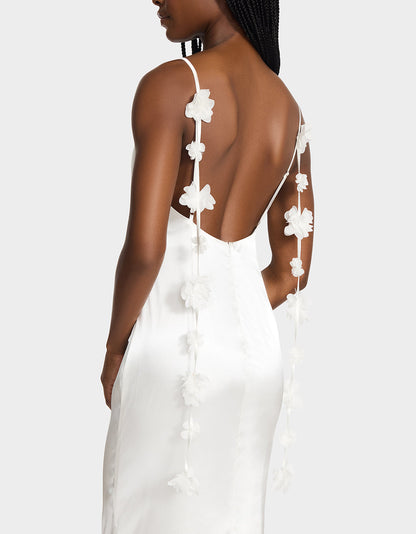 Betsey Johnson Essential | THREAD OF ROSES DRESS WHITE White Maxi Dress with Floral Detailing