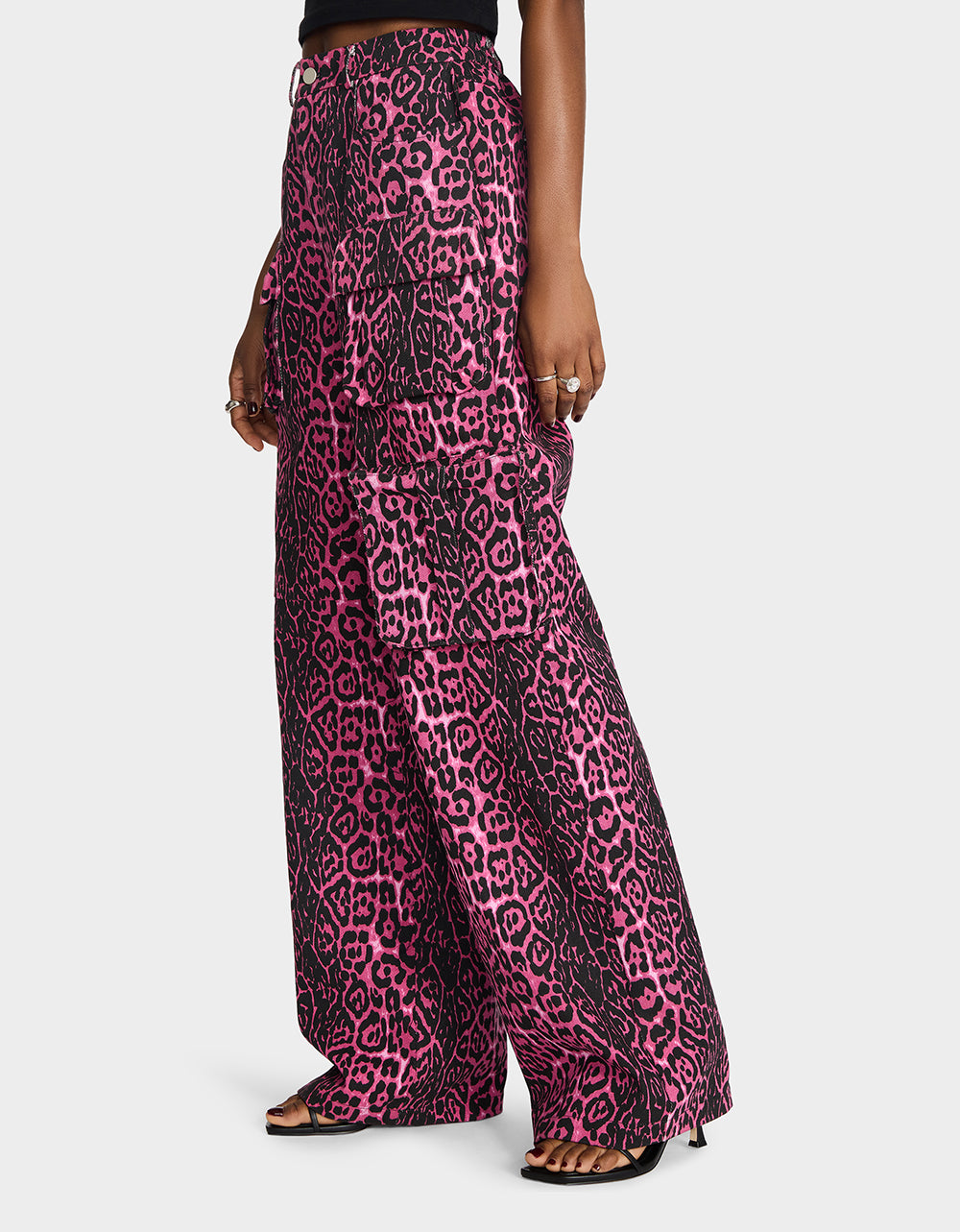 Betsey Johnson Essential | AMI CARGO PANTS PINK Women's Wide-Leg Cargo Denim Pant