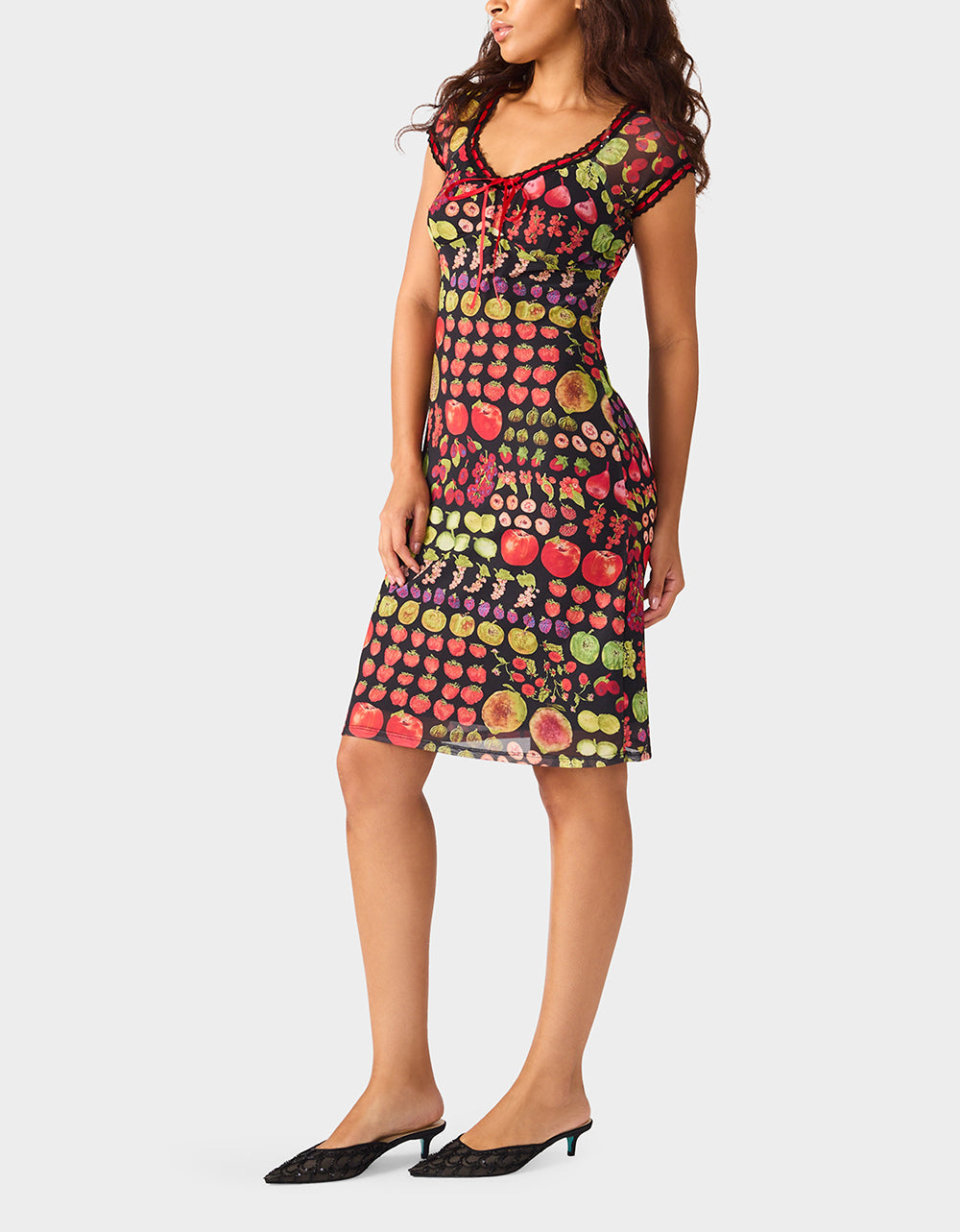 Betsey Johnson Quality | BETSEY'S FRUIT DRESS BLACK MULTI Women's Fruit Print Short-Sleeved Slip Dress