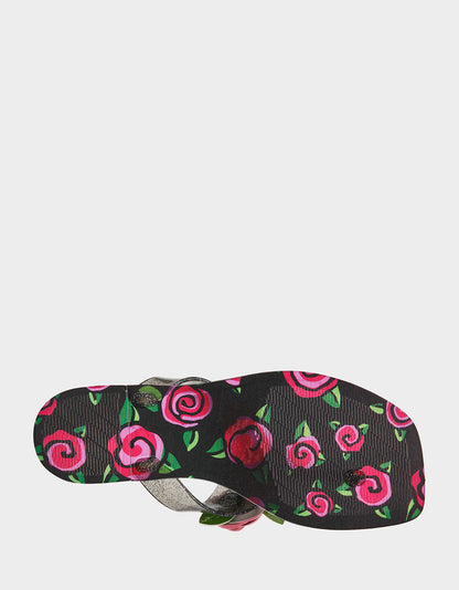 Betsey Johnson Value | TRENTEN Black Rose Jelly Thong Strappy Women's Sandal