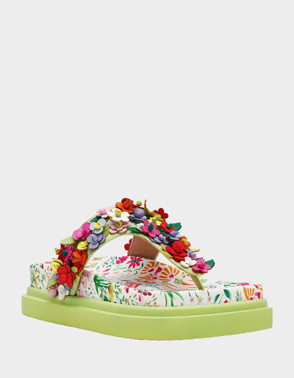 Betsey Johnson New | KAMMERON NATURAL FLORAL MULTI Women's Slip-On Footbed Floral Sandal