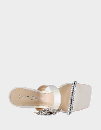 Betsey Johnson Everyday | ANNY IVORY Bridal Heel